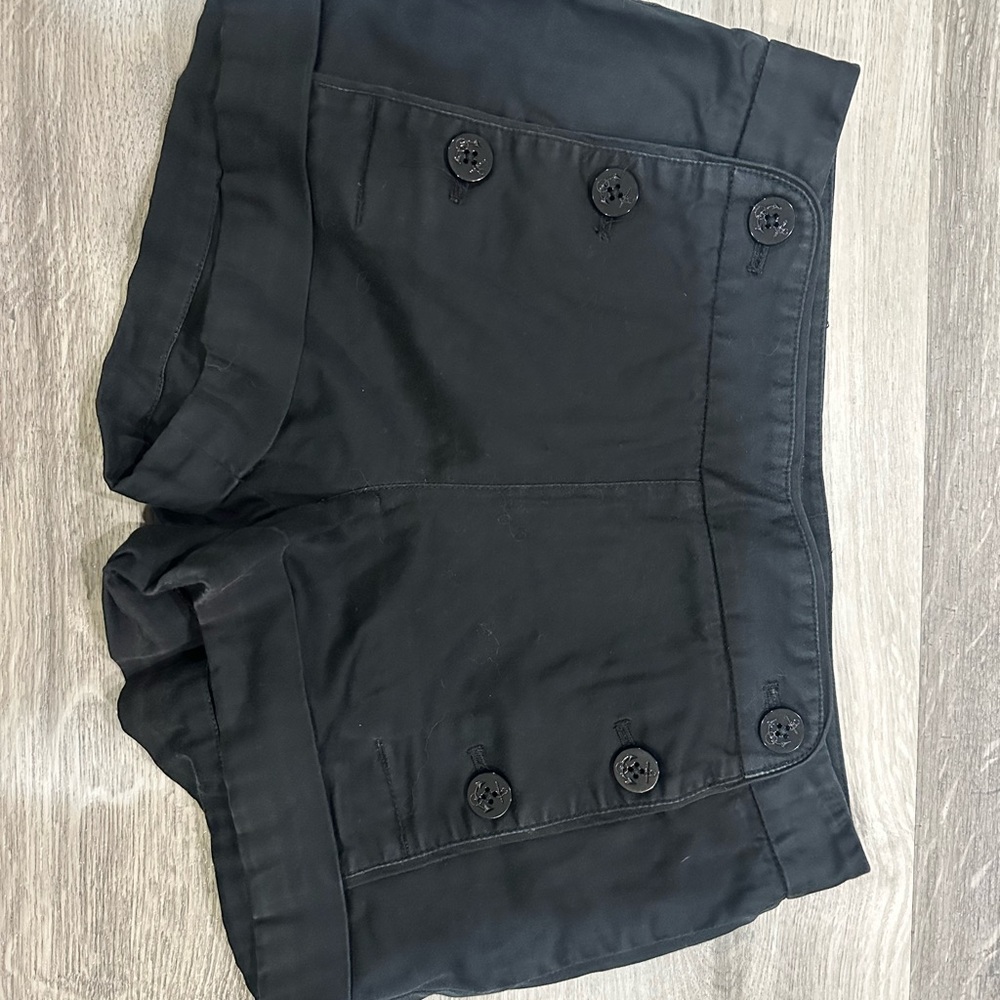 Aritzia Talula Black Button-Front Shorts